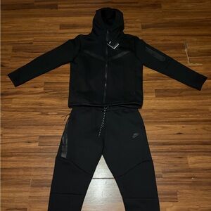 Nike Black tech Hoodie & Joggers Set size S-men